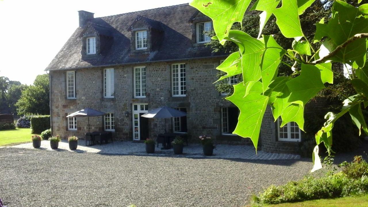 Manoir De La Porte Hotel Sainte-Pience Exterior foto